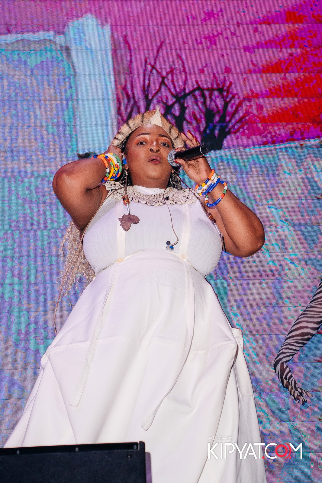 SANTA BARBARA — ВЫСТУПЛЕНИЕ LIZWI. КИПЯТКОМ АЛМАТЫ!