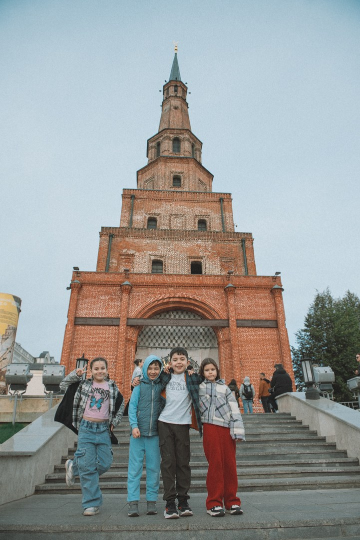 Фотопрогулка одноклассников. 2 класс