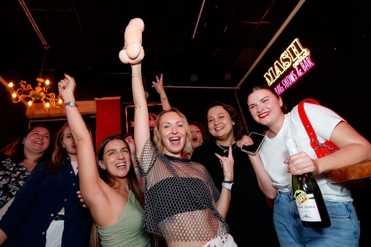 מָשׁוֹב. יבגני פלבין. צלם. תעשייה, דיווחים, חתונות, פורטרט