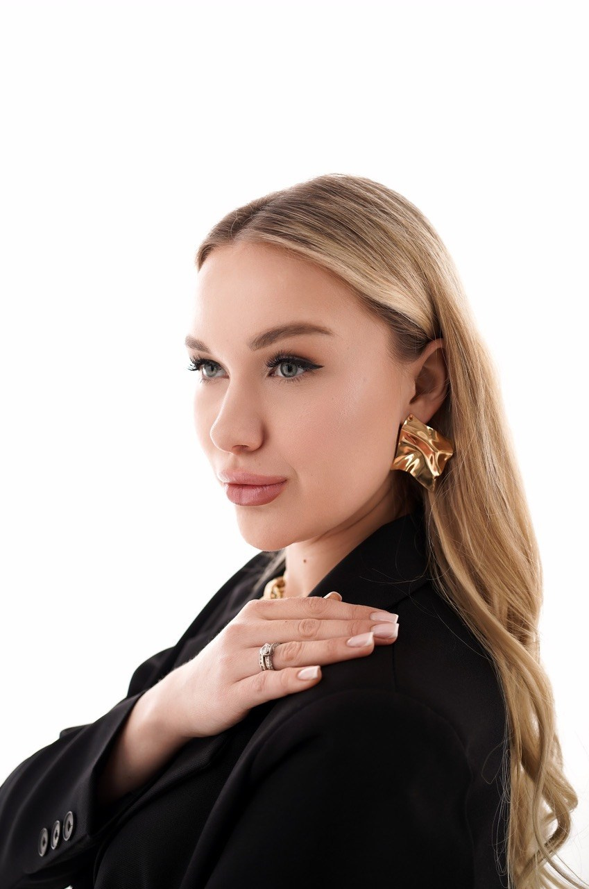 Фотосессия на циклораме. Свадебный фотограф в Ростове-на-Дону. Таинство Крещения и Венчания, семейные фотосессии. Алёна Чёботова