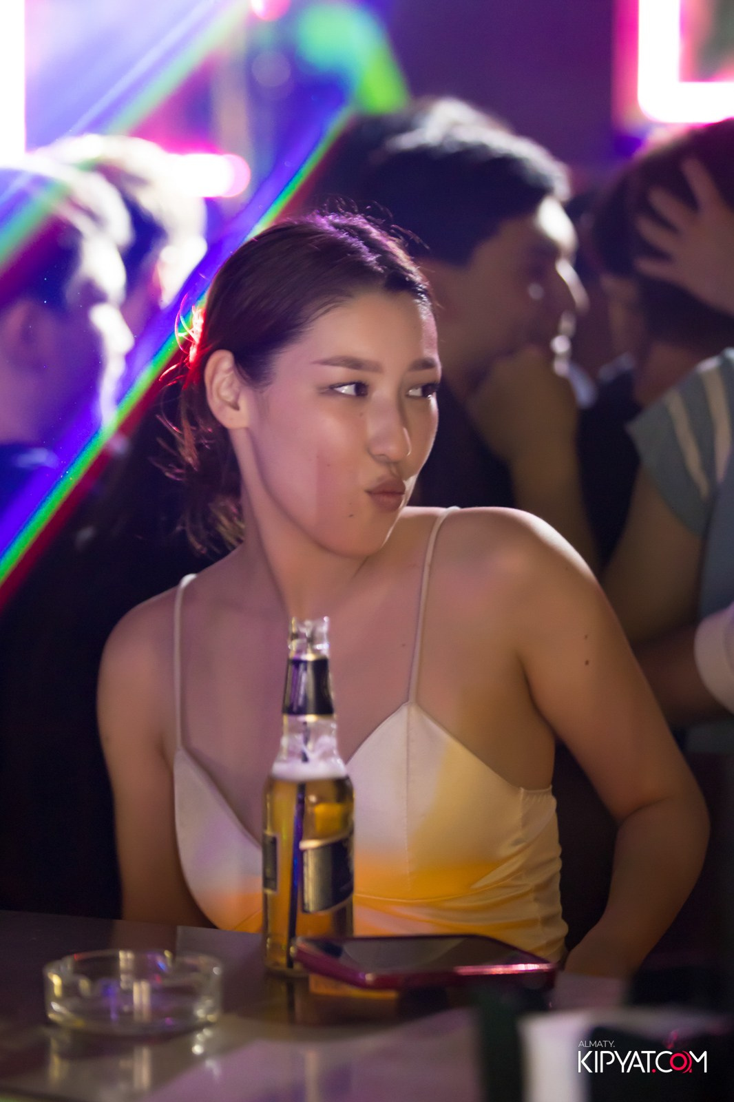 UYAT EMES BAR. КИПЯТКОМ АЛМАТЫ!