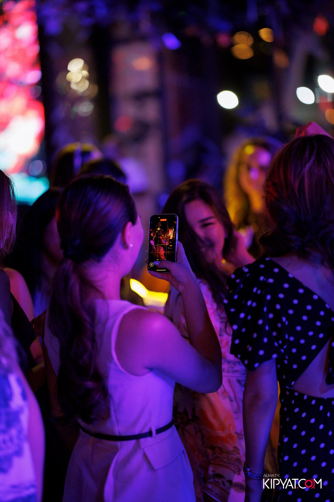 FRIENDS BAR & TERRACE. КИПЯТКОМ АЛМАТЫ! Фотосъемка мероприятий в Алматы