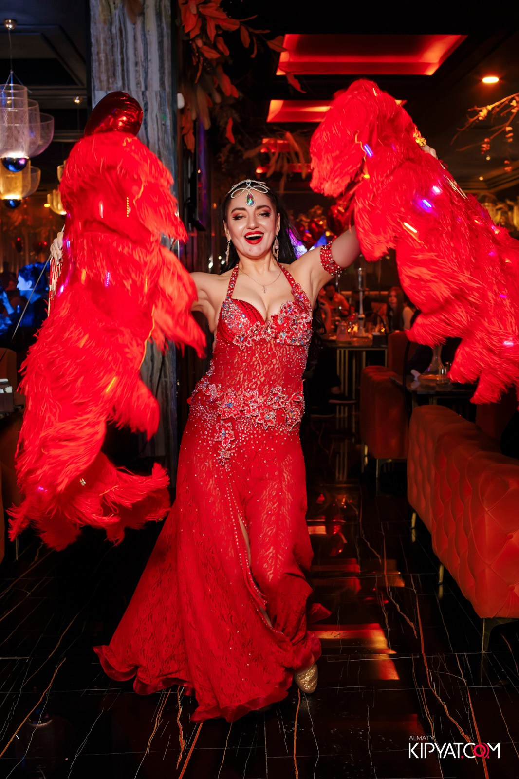 БАР ПАНАЕХАЛИ НА ДОСТЫК. КИПЯТКОМ АЛМАТЫ! Фотосъемка мероприятий в Алматы