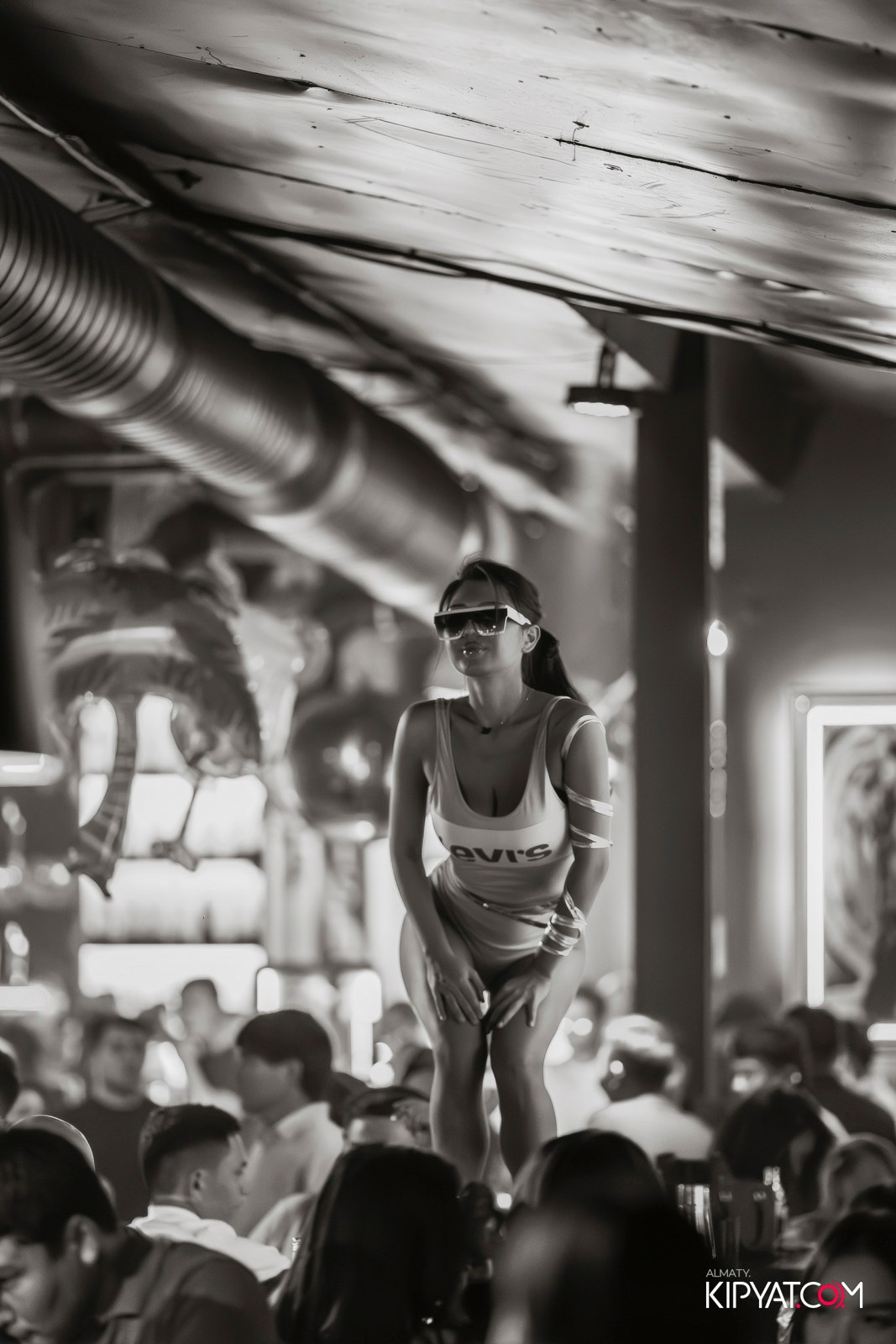 UYAT EMES BAR. КИПЯТКОМ АЛМАТЫ!