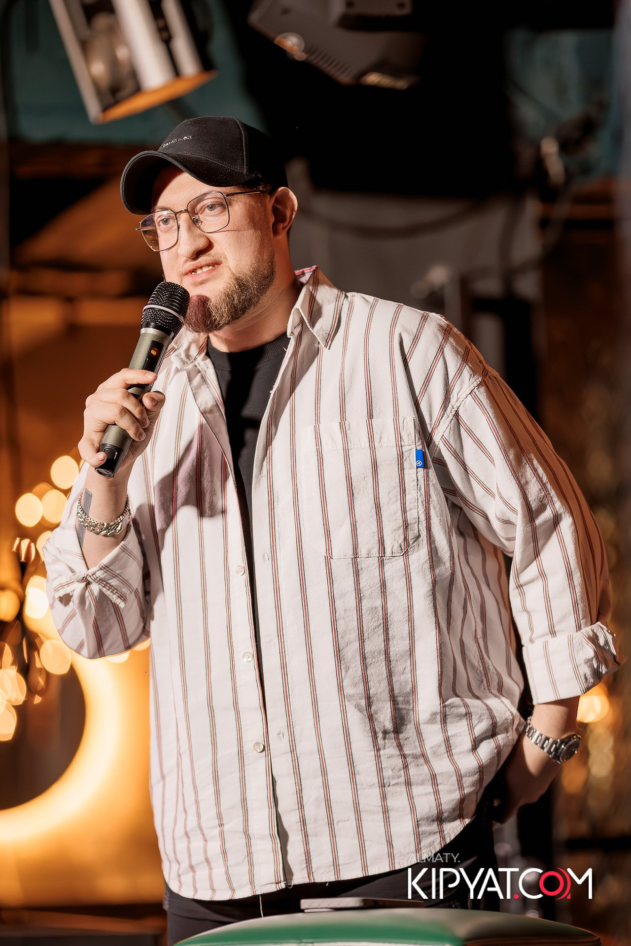 СОЛЬНЫЙ СТЕНДАП КОНЦЕРТ АЛЕКСАНДРА МЕРКУЛЬ. КИПЯТКОМ АЛМАТЫ!