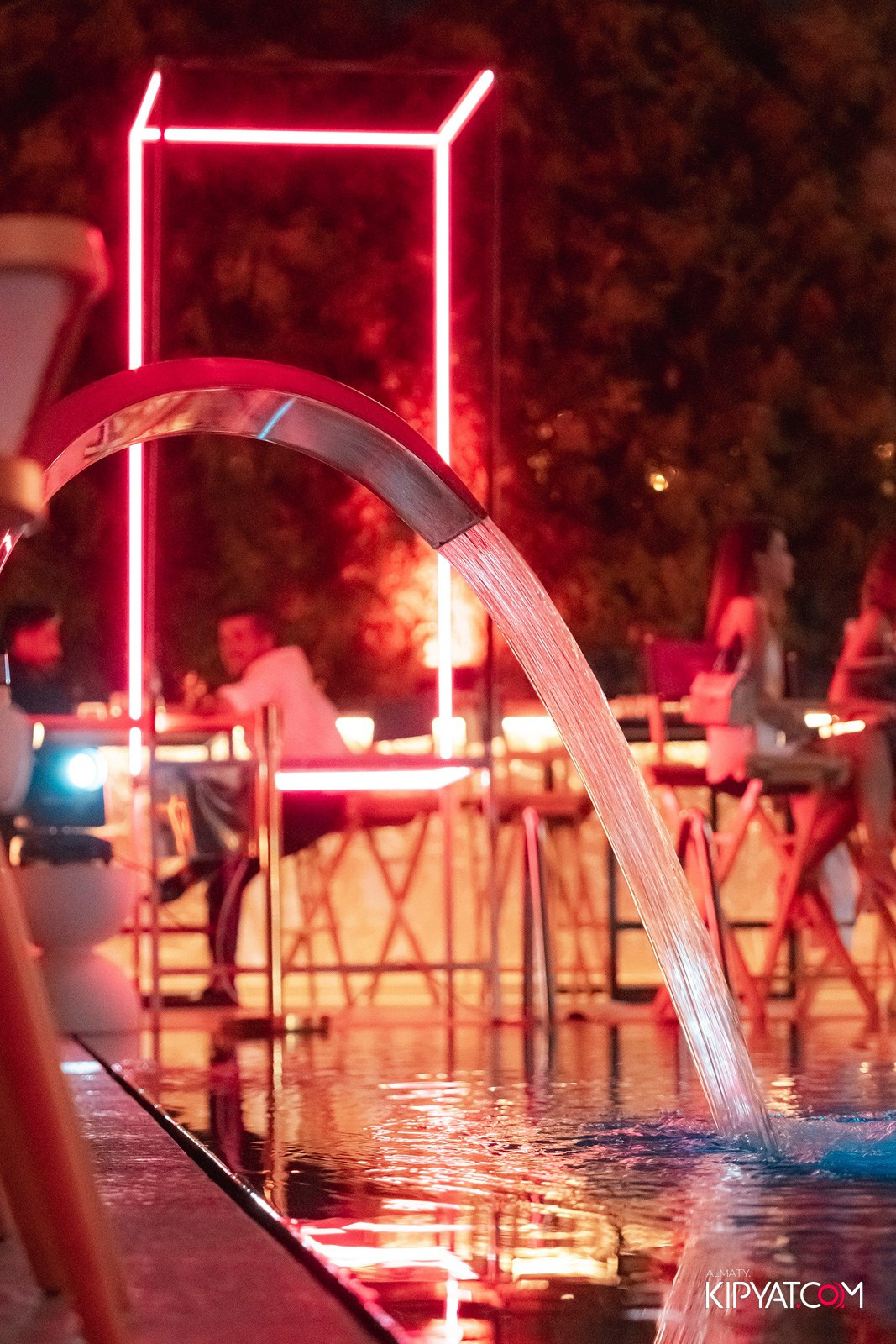 EDEN POOL & BAR. КИПЯТКОМ АЛМАТЫ!