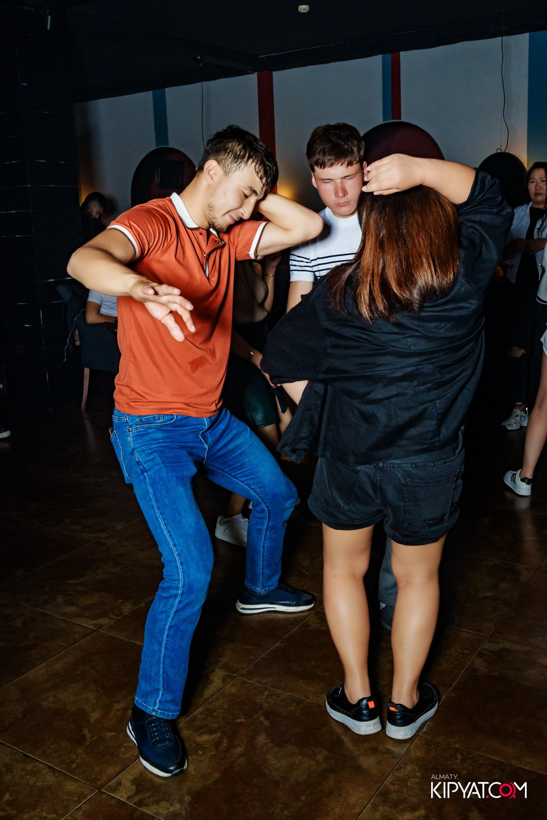 ARAGOSTA DISCO BAR. КИПЯТКОМ АЛМАТЫ!