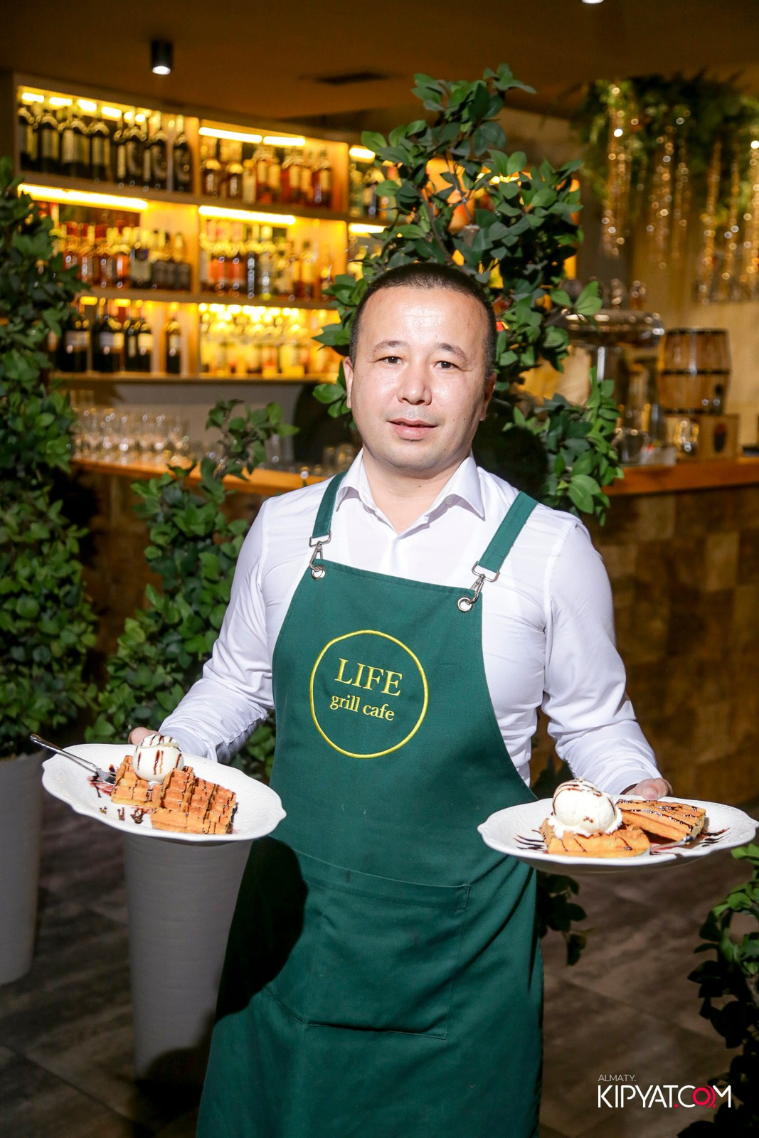 LIFE GRILL CAFE. КИПЯТКОМ АЛМАТЫ!