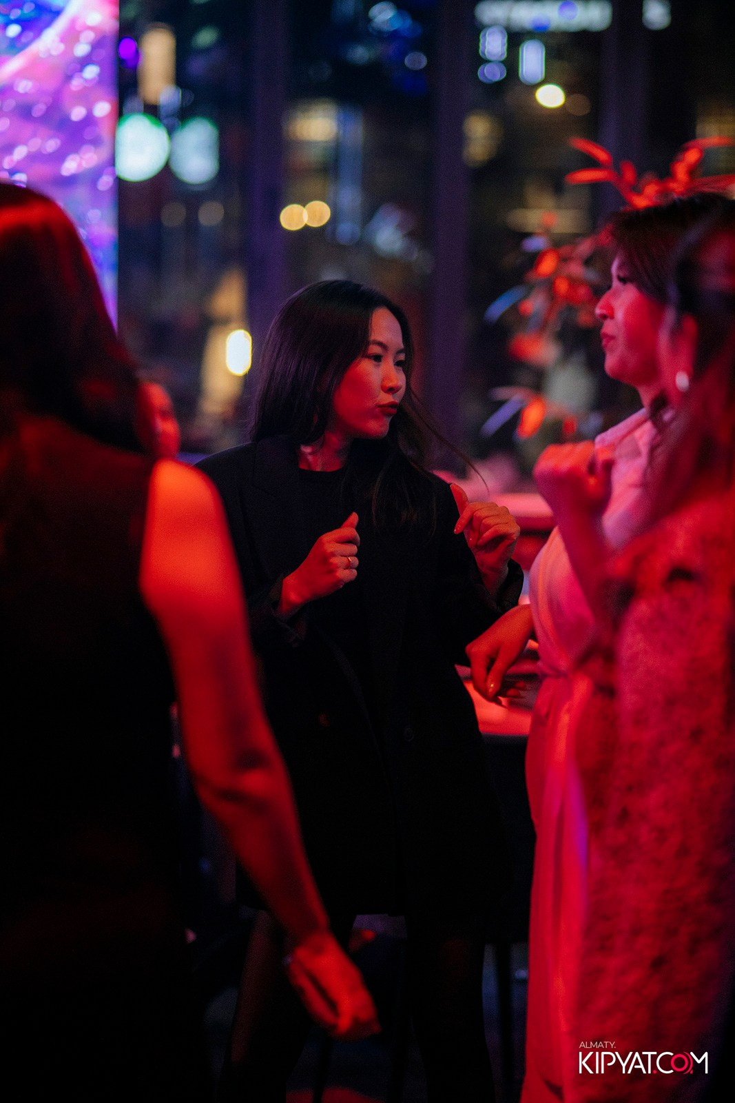 FRIENDS BAR & TERRACE. КИПЯТКОМ АЛМАТЫ!