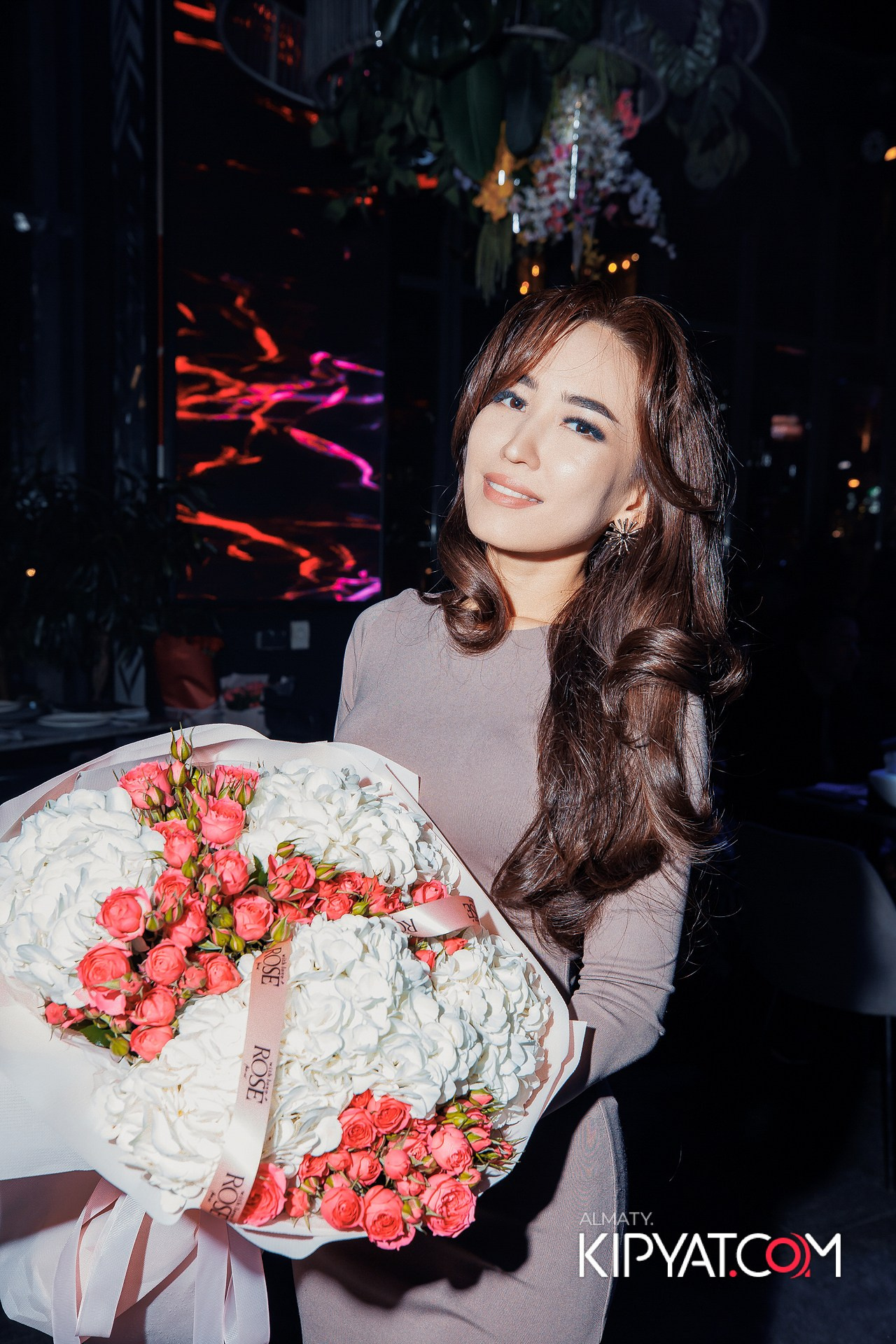 FRIENDS BAR & TERRACE. КИПЯТКОМ АЛМАТЫ! Фотосъемка мероприятий в Алматы