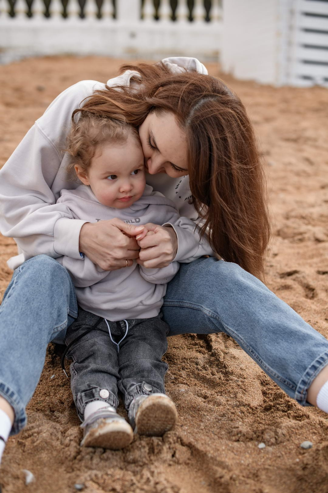 Семейная фотосессия осенью на берегу моря в Геленджике — фотограф Жанна Шестопалова