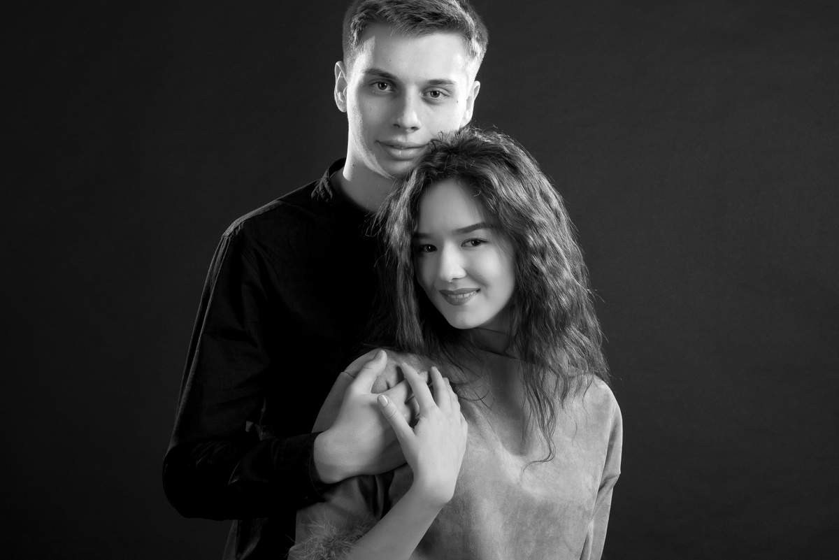 Парная, Love story. BWstudio — фотостудия черно-белой фотографии Алматы. Фотограф Алматы. Фотостудия Алматы