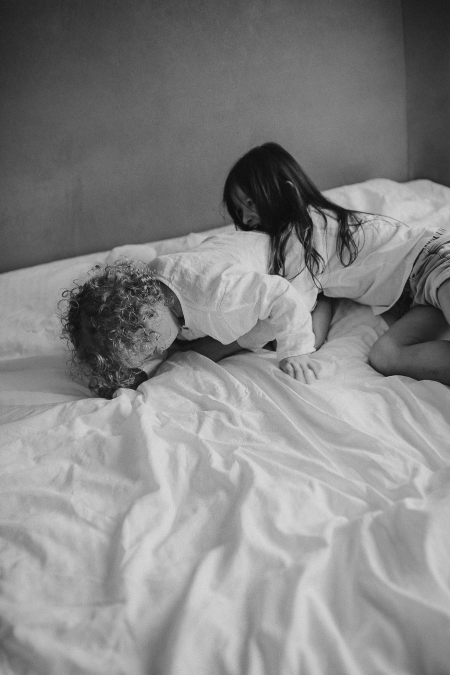 Костя, Яна, Кристина, Леон | дома