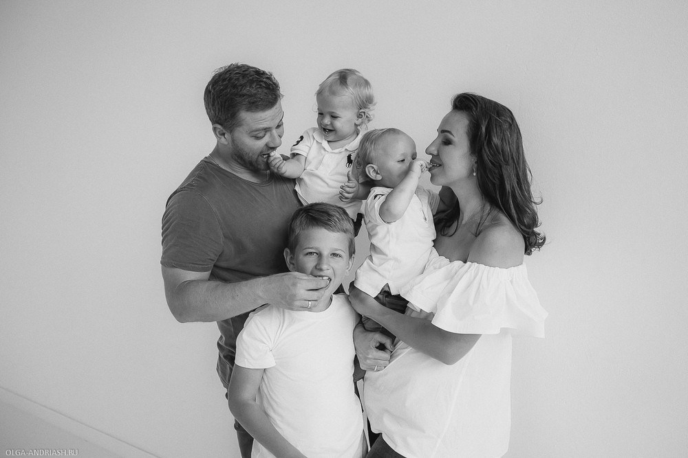 Семейная в студии. Семейный, портретный и свадебный фотограф в Санкт-Петербурге и Москве