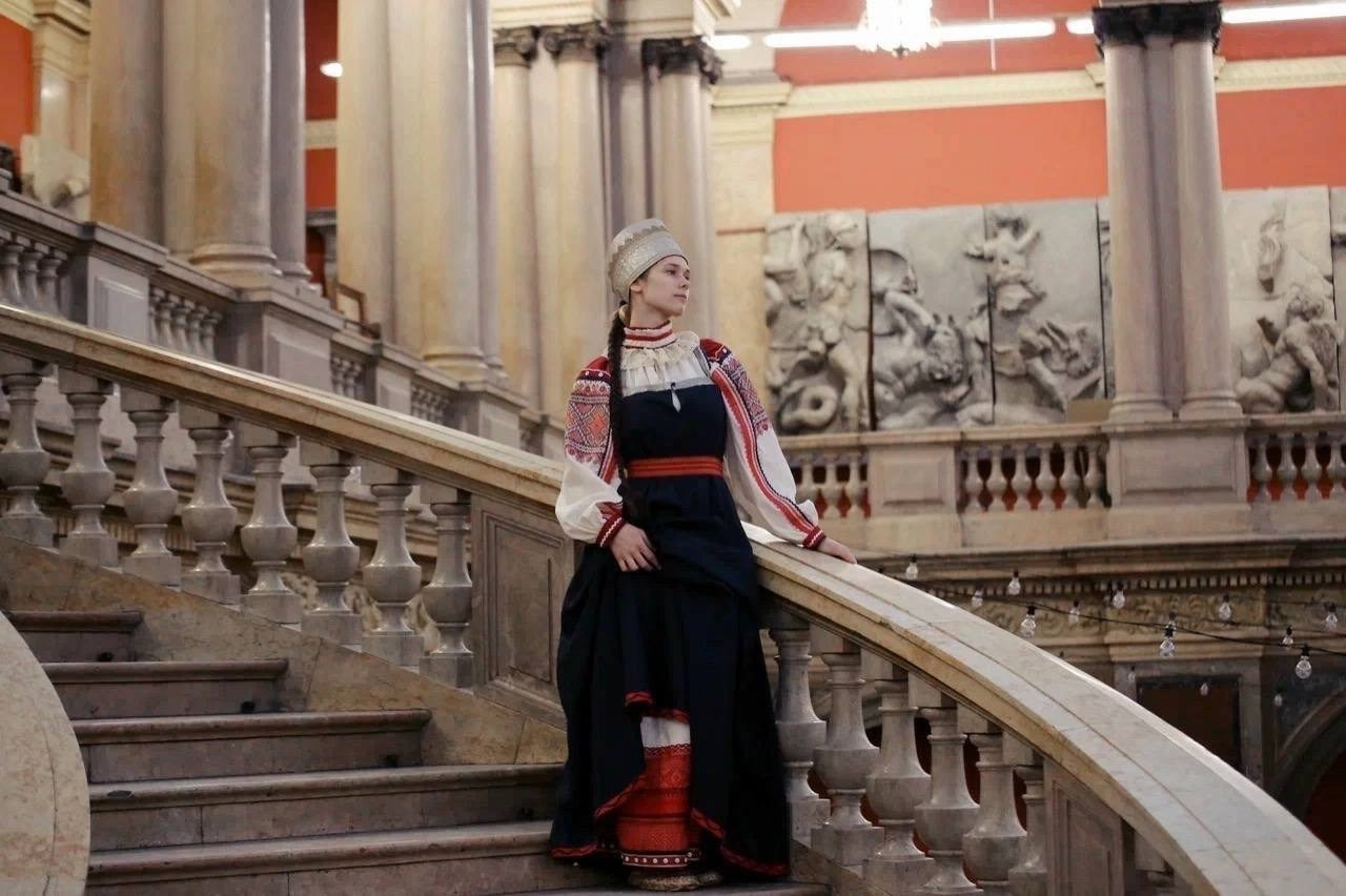 Русский народный. Костюмер, художник кино и телевидения в спб