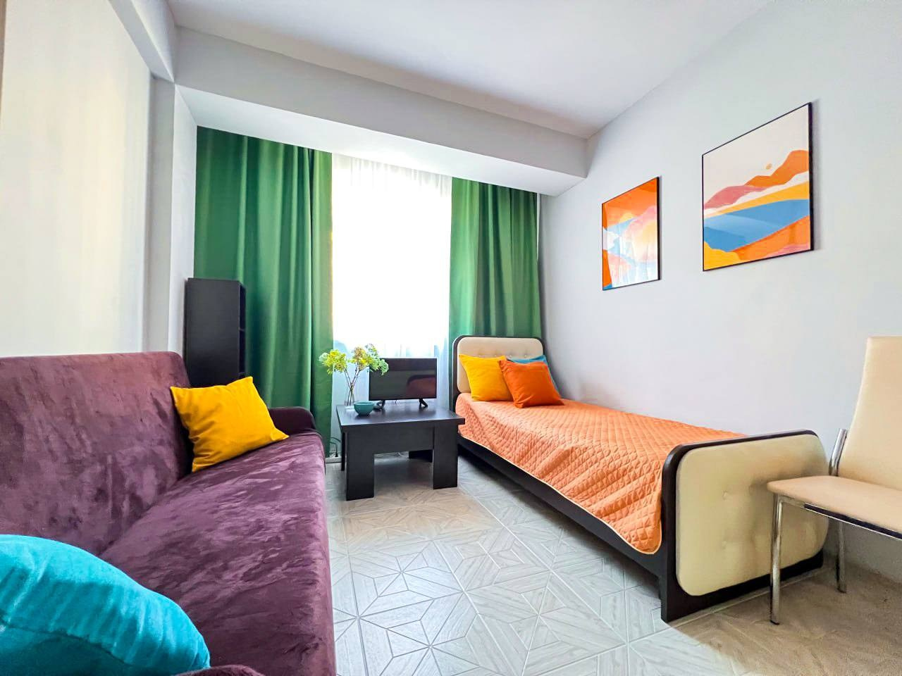 Квартира в самом центре Красной Поляны на большую компанию. Квартиры посуточно, длительно в Сочи, LARA APART GROUP