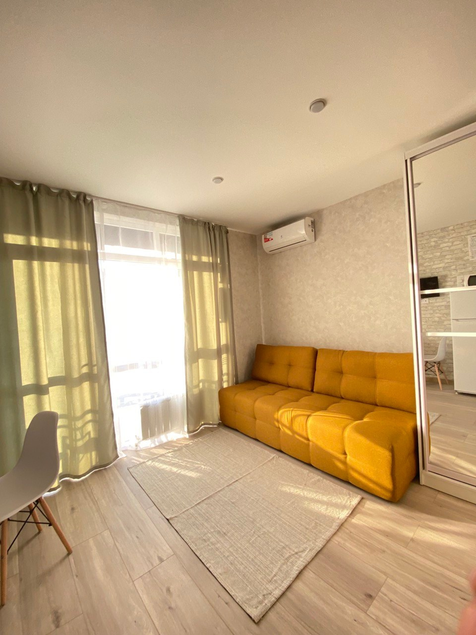 Квартира с мансардой и шикарным балконом! Вид на море и завораживающие закаты!. Квартиры посуточно, длительно в Сочи, LARA APART GROUP