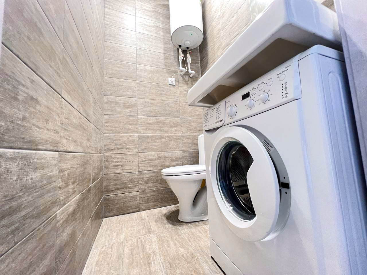 Классная двухуровневая квартира с потрясающим видом на город, со своей парковкой. Квартиры посуточно, длительно в Сочи, LARA APART GROUP