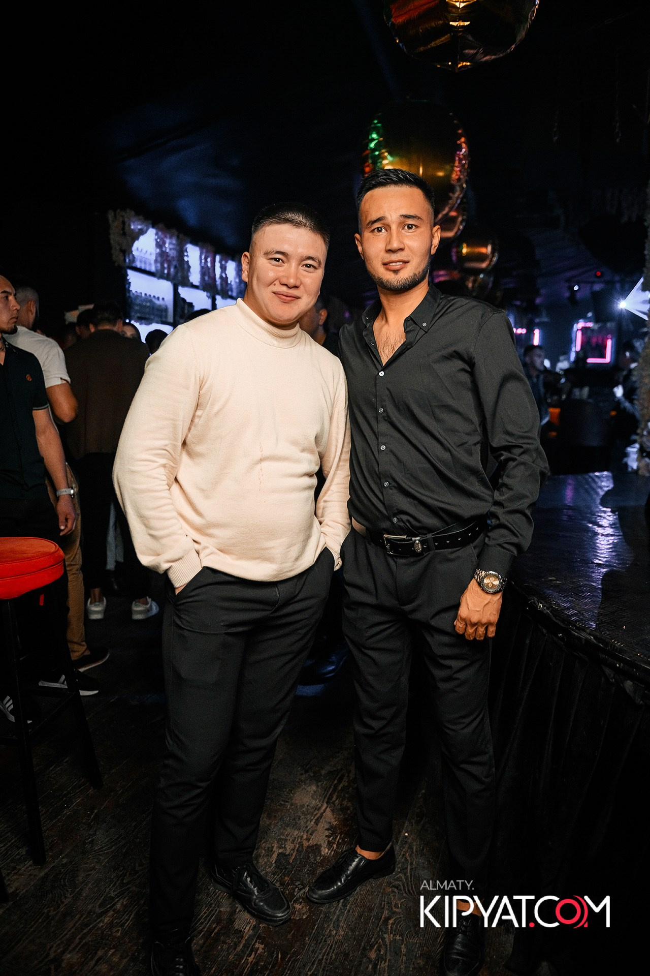 UYAT EMES BAR. КИПЯТКОМ АЛМАТЫ!