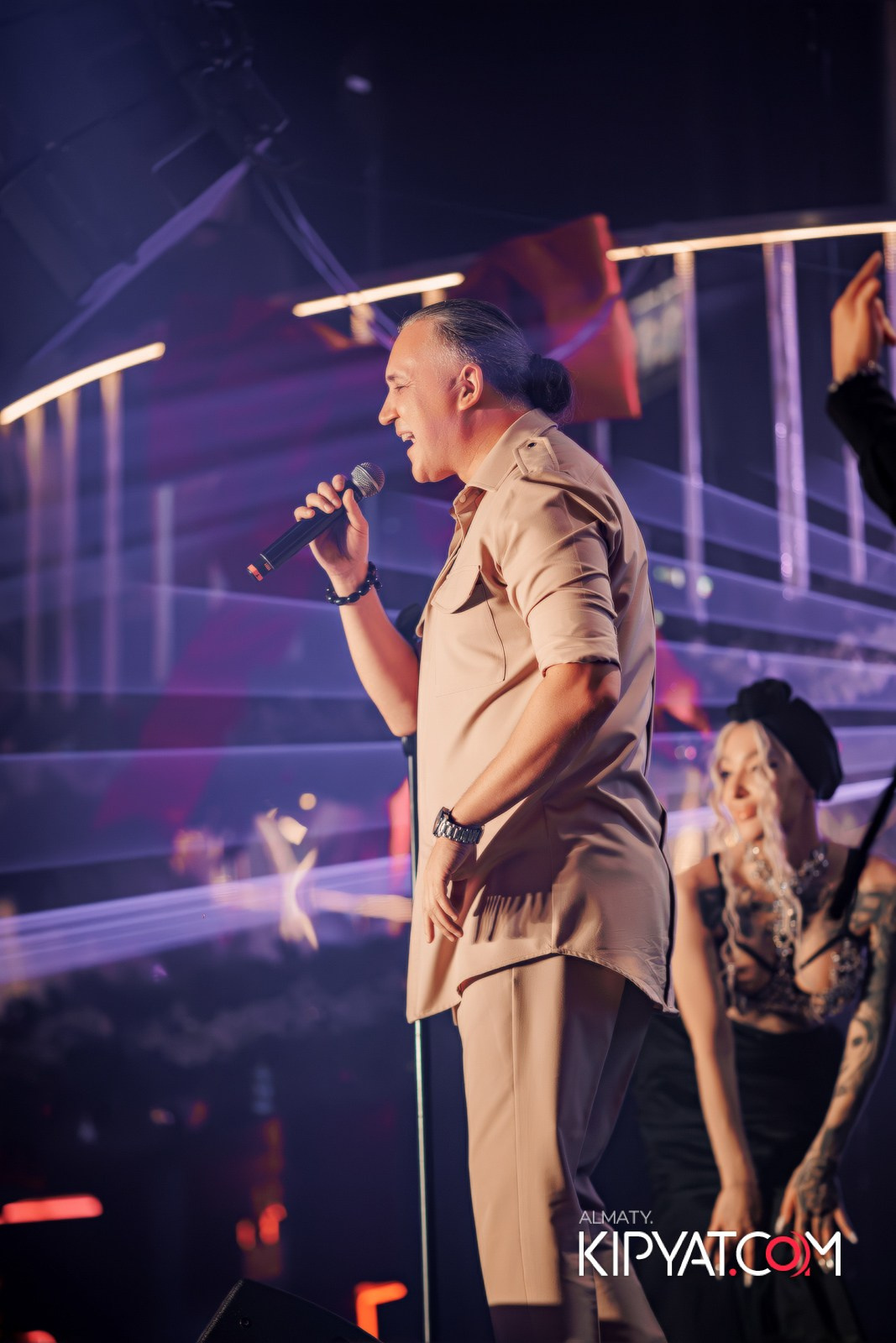 SANTA BARBARA — ПИТ ДЖЕЙСОН (ГР. ПРЕМЬЕР-МИНИСТР) И ИЛЬЯ ЗУДИН (ГР. ДИНАМИТ) НА ПРЕДНОВОГОДНЕЙ ВЕЧЕРИНКЕ. КИПЯТКОМ АЛМАТЫ!