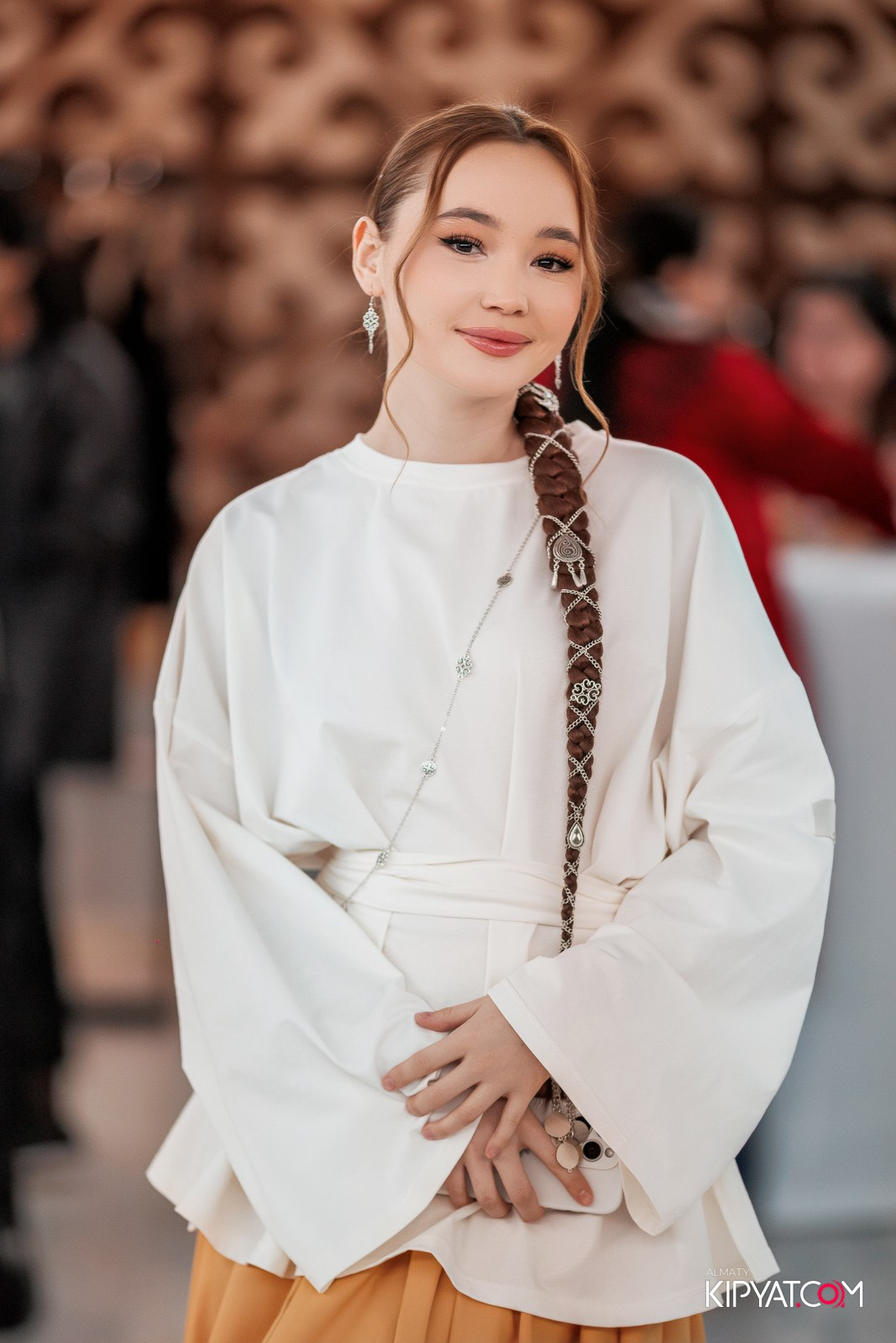 FASHION ПОКАЗ, КАЗАХСКОЙ НАЦИОНАЛЬНОЙ ОДЕЖДЫ. КИПЯТКОМ АЛМАТЫ!