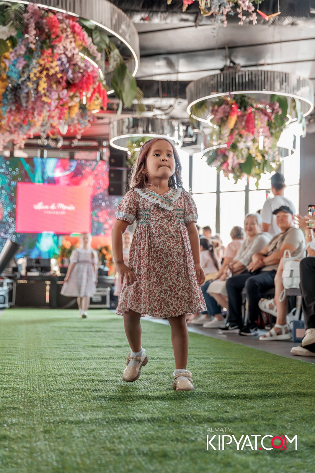 PROM KIDS FASHION SHOW. КИПЯТКОМ АЛМАТЫ!