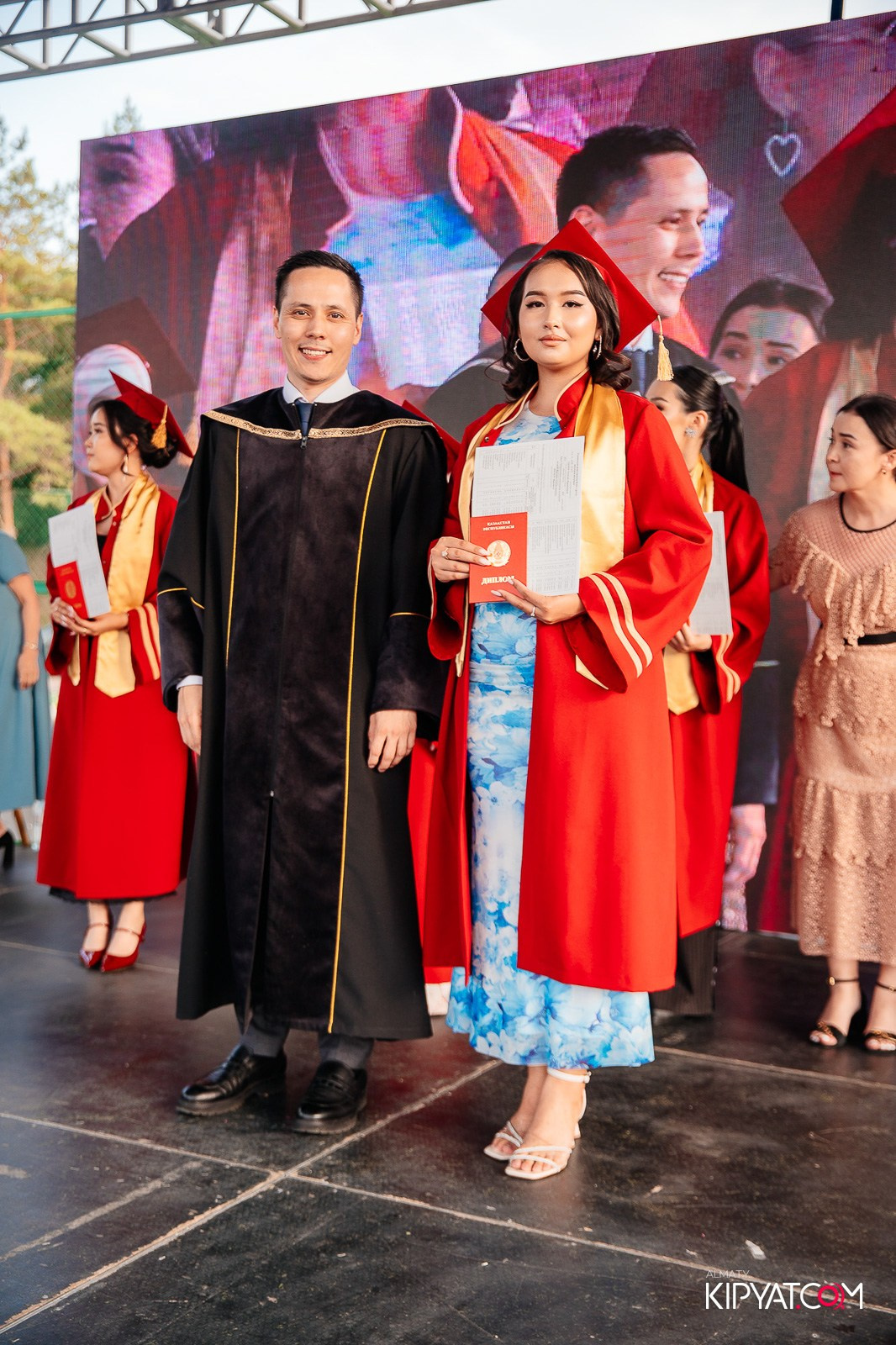 ВРУЧЕНИЕ ДИПЛОМОВ — НАРХОЗ КОЛЛЕДЖ. Part 3. КИПЯТКОМ АЛМАТЫ!