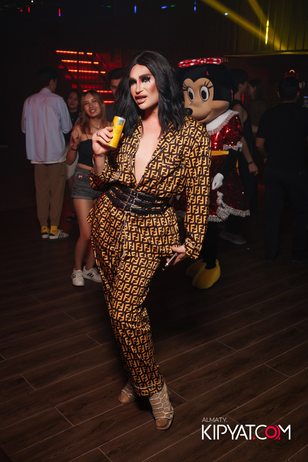 НОЧНОЙ КЛУБ ICON. КИПЯТКОМ АЛМАТЫ!