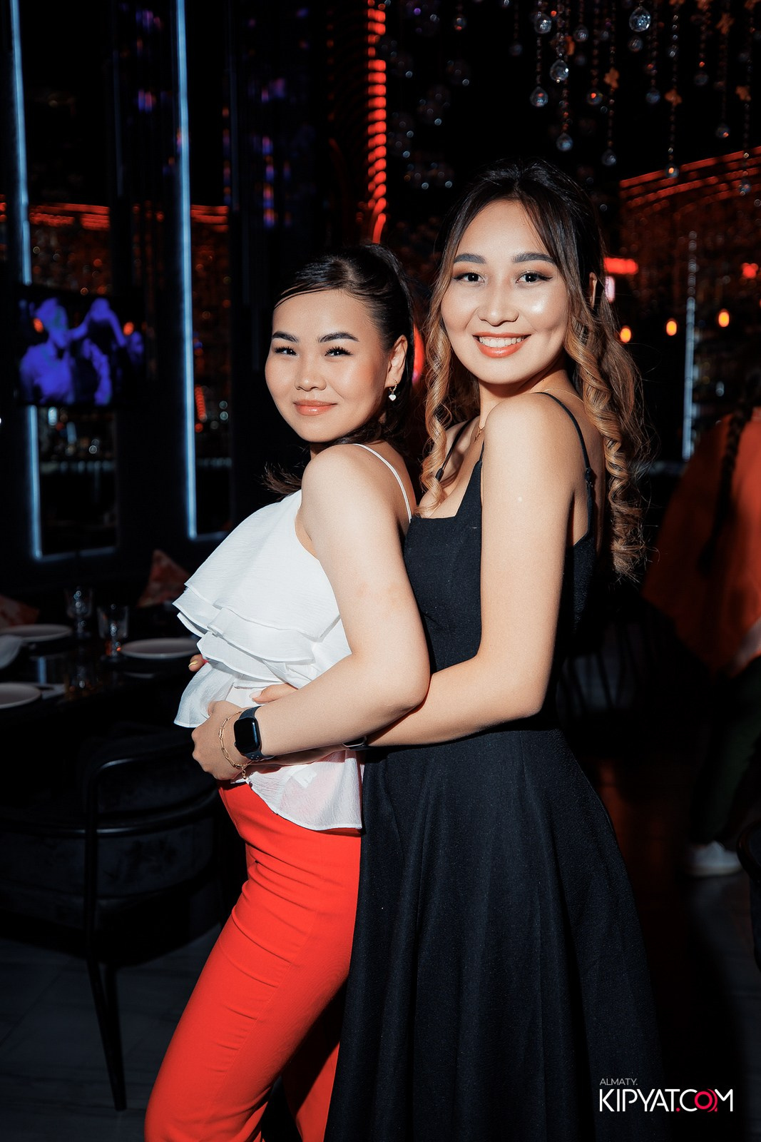 FRIENDS BAR & TERRACE. КИПЯТКОМ АЛМАТЫ!