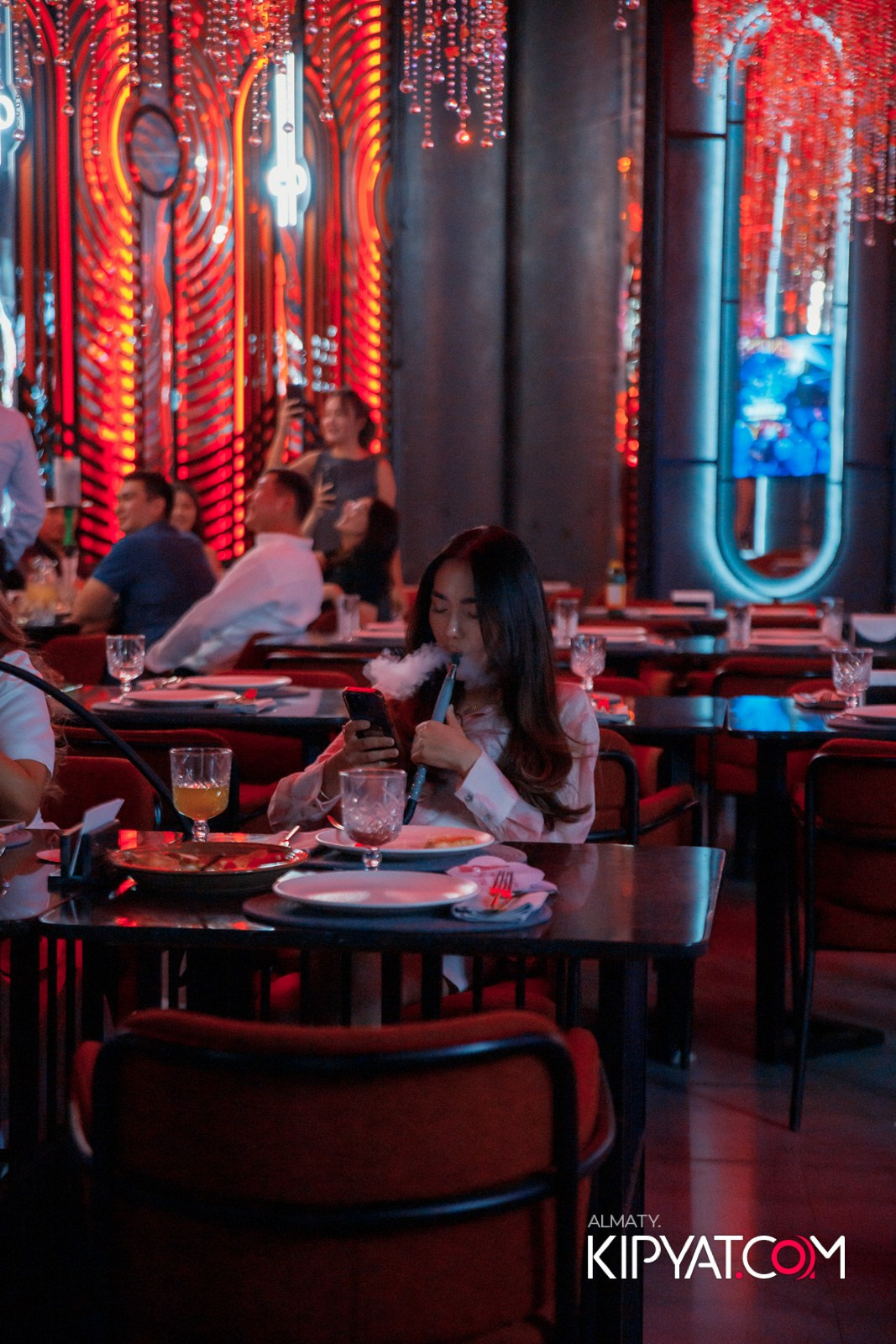 FRIENDS BAR & TERRACE. КИПЯТКОМ АЛМАТЫ!