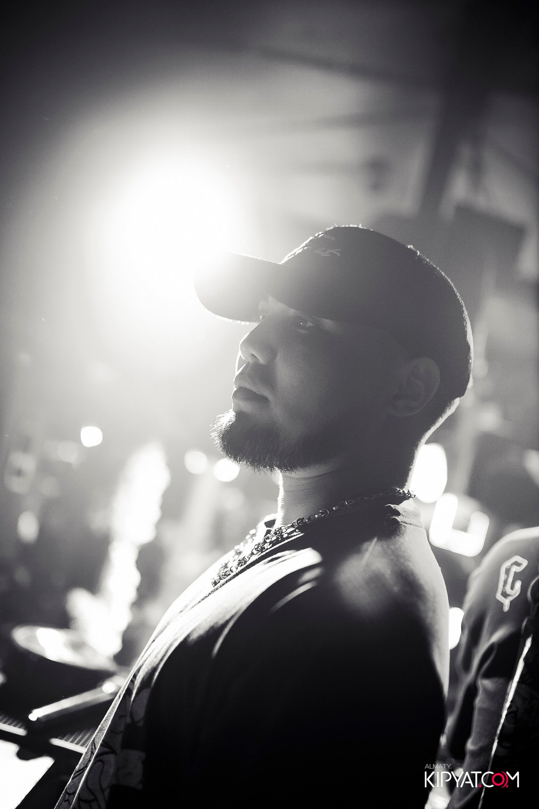 UYAT EMES BAR. КИПЯТКОМ АЛМАТЫ!