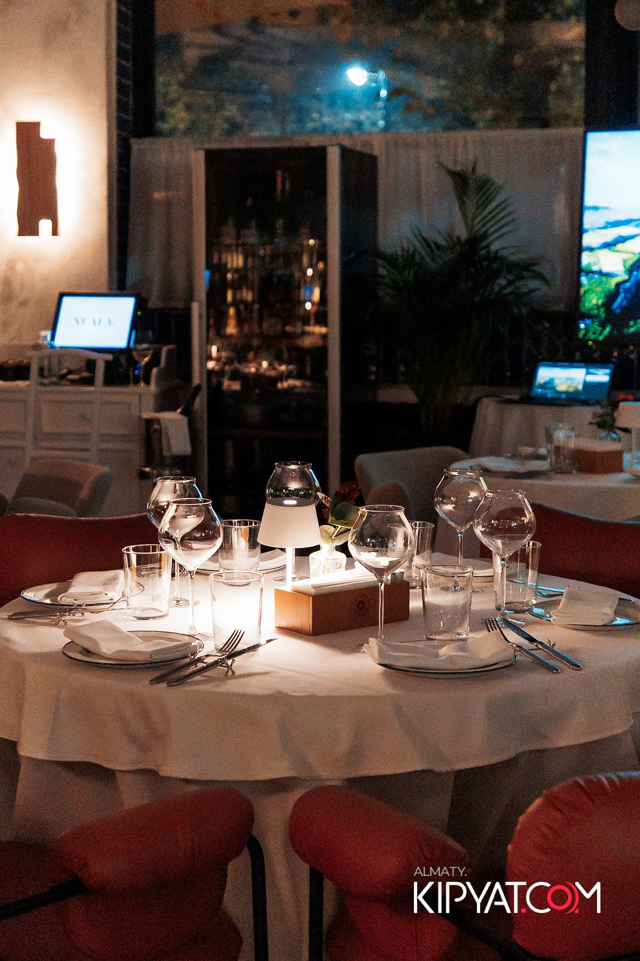 ЭКСКЛЮЗИВНЫЙ ГАСТРОНОМИЧЕСКИЙ УЖИН В 4 РУКИ В СОПРОВОЖДЕНИИ ВИН АБРАУ-ДЮРСО. КИПЯТКОМ АЛМАТЫ!