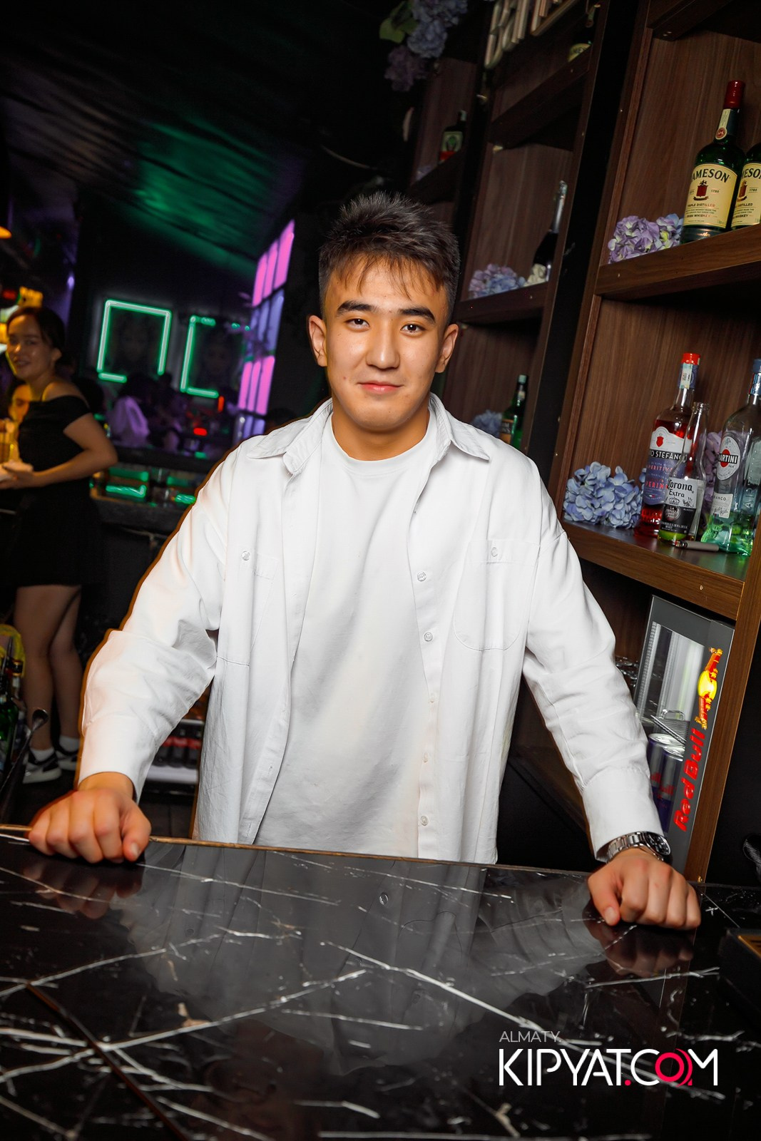 UYAT EMES BAR. КИПЯТКОМ АЛМАТЫ!