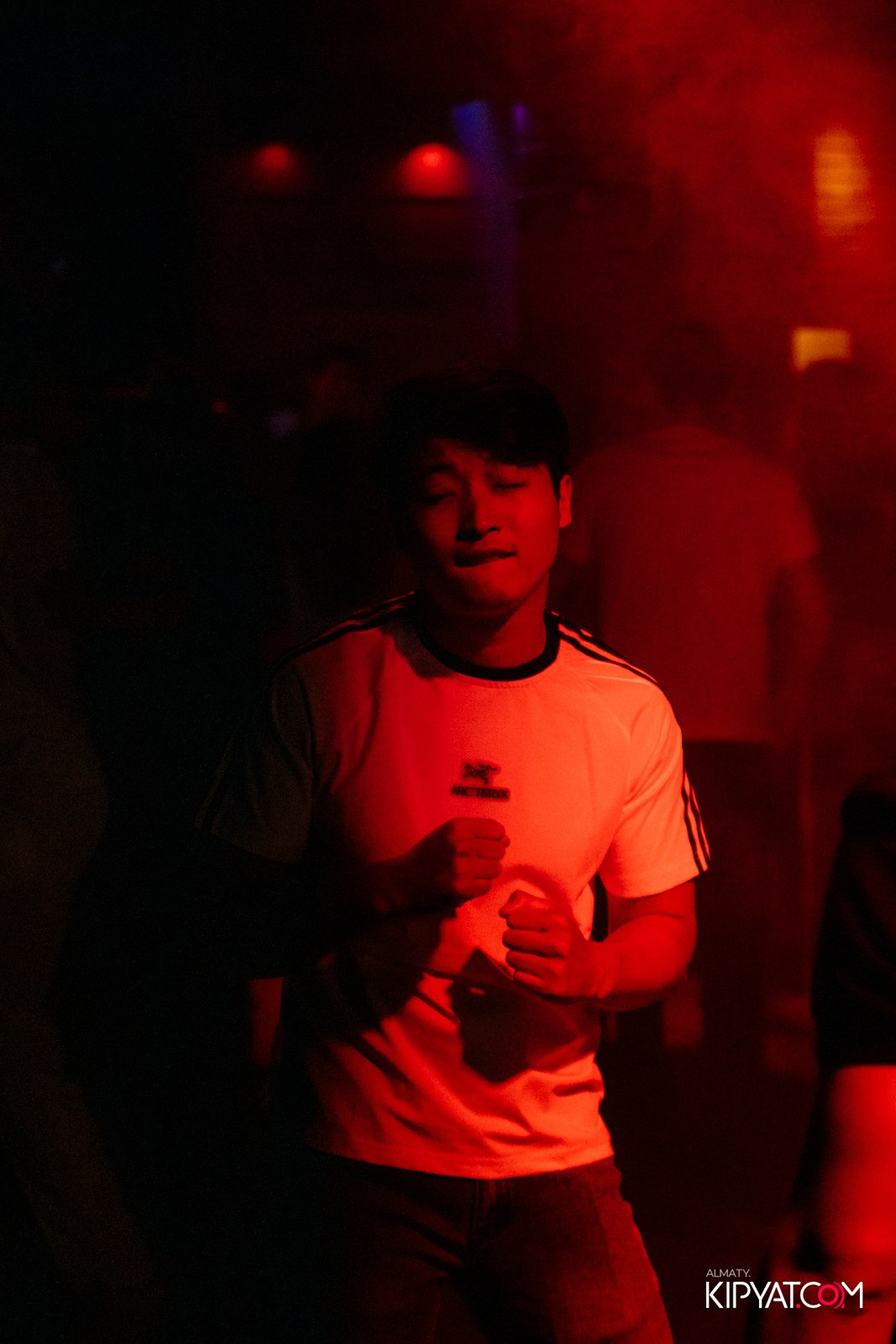 ARAGOSTA ДИСКО-БАР. КИПЯТКОМ АЛМАТЫ!