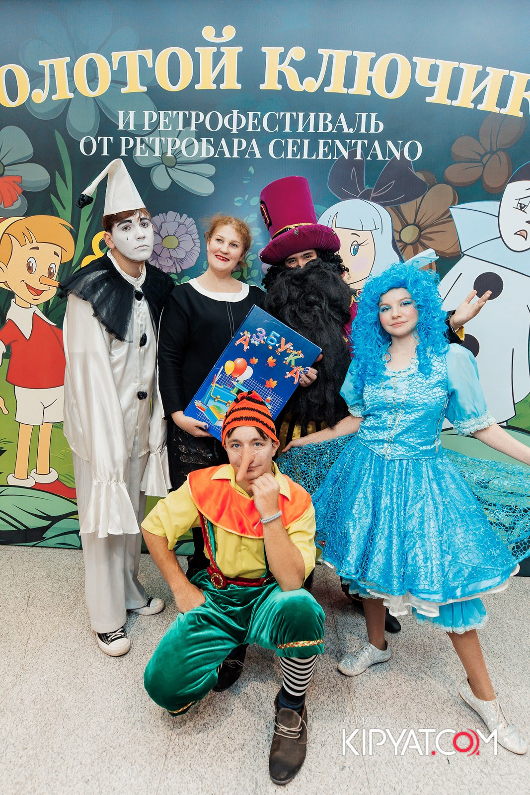 ЗОЛОТОЙ КЛЮЧИК И РЕТРОФЕСТИВАЛЬ ОТ РЕСТОБАРА CELENTANO. КИПЯТКОМ АЛМАТЫ!