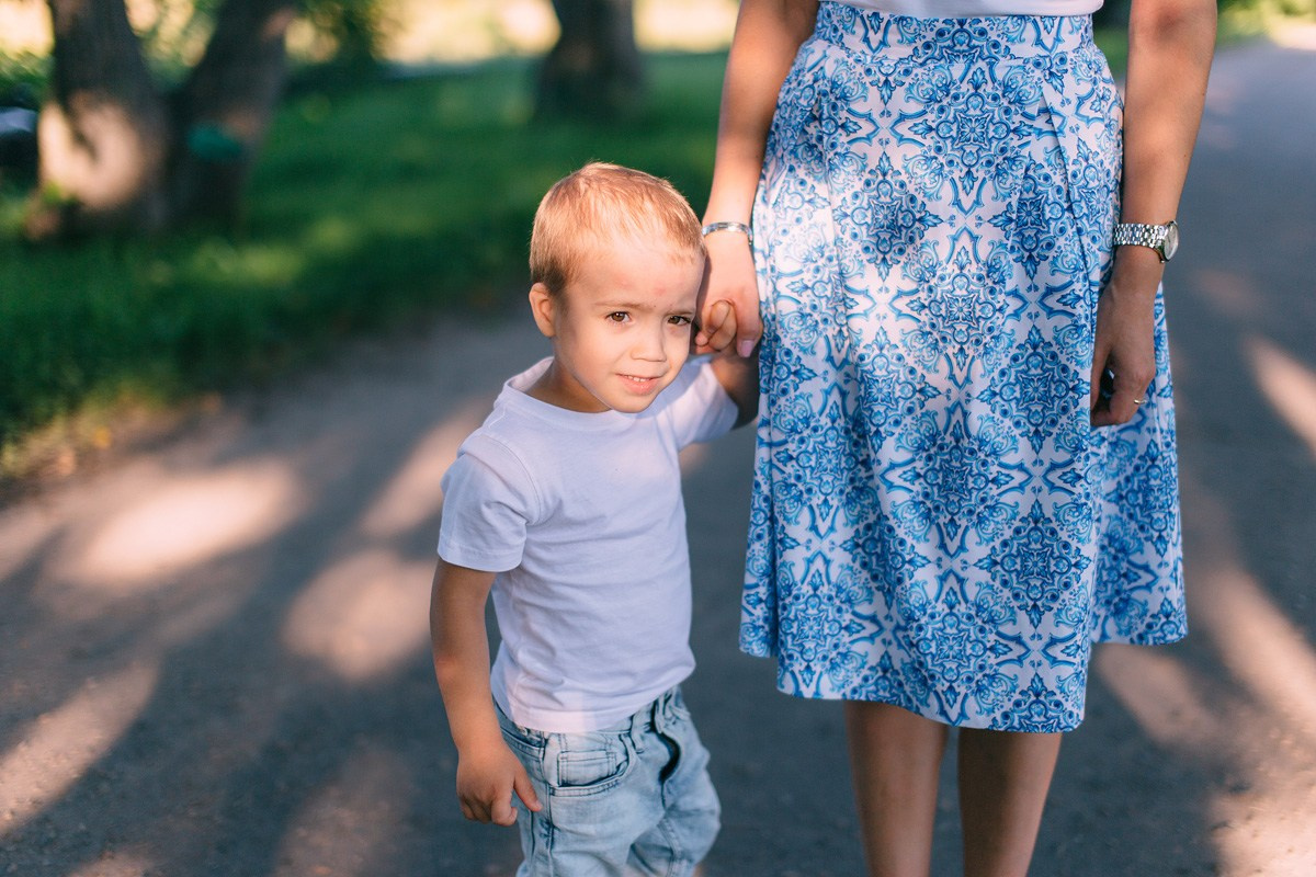 С семьей в саду. Семейный и детский фотограф в Москве Евгения Загайнова