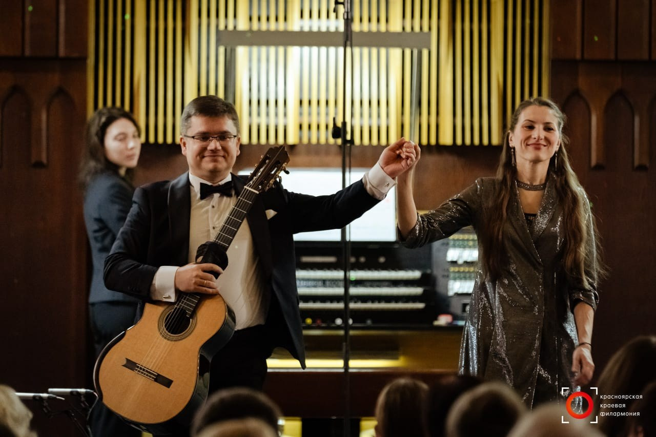 Семейный дуэт Дмитрия и Елизаветы Бородаевых выступил в Красноярске. Дмитрий Бородаев