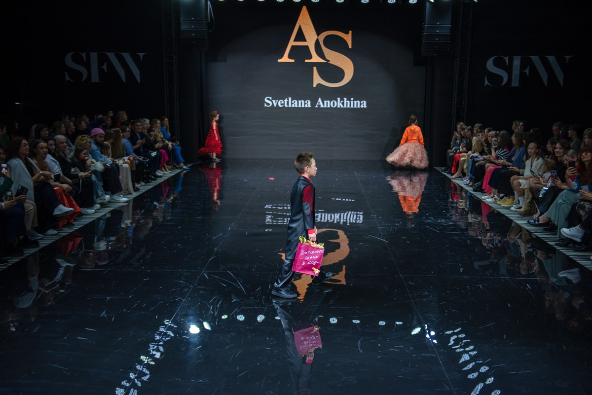 SochiFashionWeek2024 дизайнер Анохина Светлана. Семейный и коммерческий фотограф в Сочи Александр Бодунов