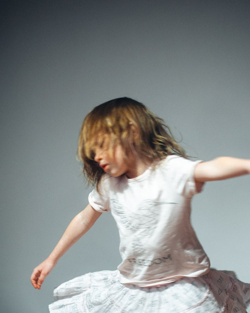 Дочка в студии. Фотограф Денис Денисов