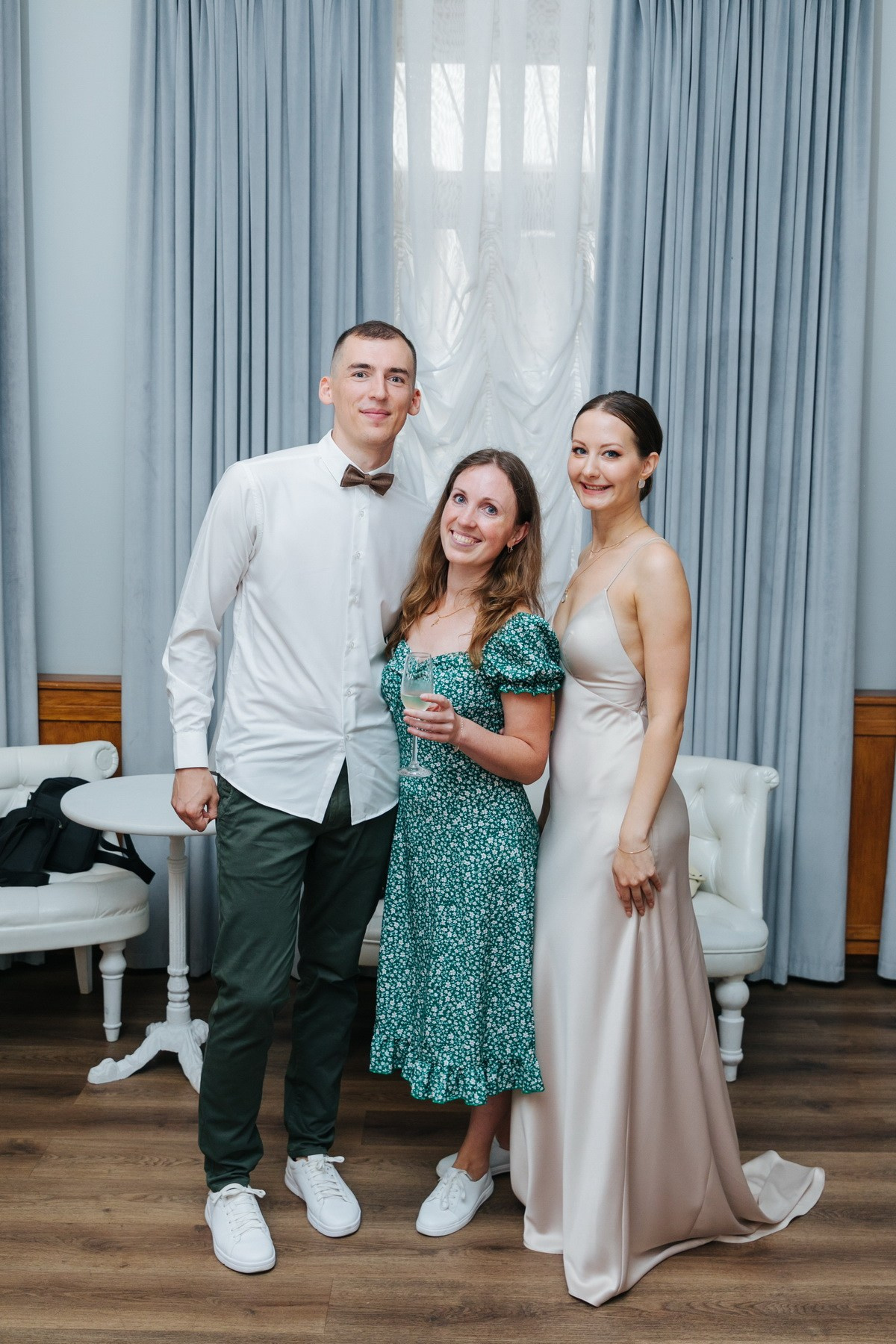 Свадебная фотопрогулка. Регистрация, прогулка, фуршет. Фотограф крещение венчание в Петербурге! Помогает подобрать храм и посоветовал душевного батюшку в СПб