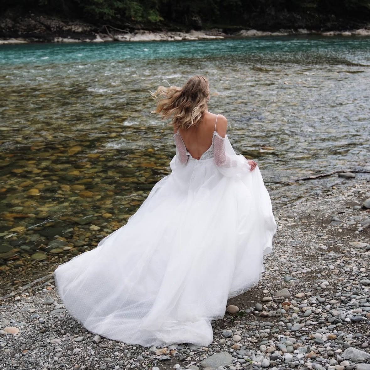 Авторские путешествия на красном кабриолете Lexus. Сочи, Адлер, Сириус, Красная Поляна, озеро Рица. Личный водитель и фотограф. Свадебный фотограф в Сочи и Адлере — Фотосессии на море и в горах | Виктор Рогулев