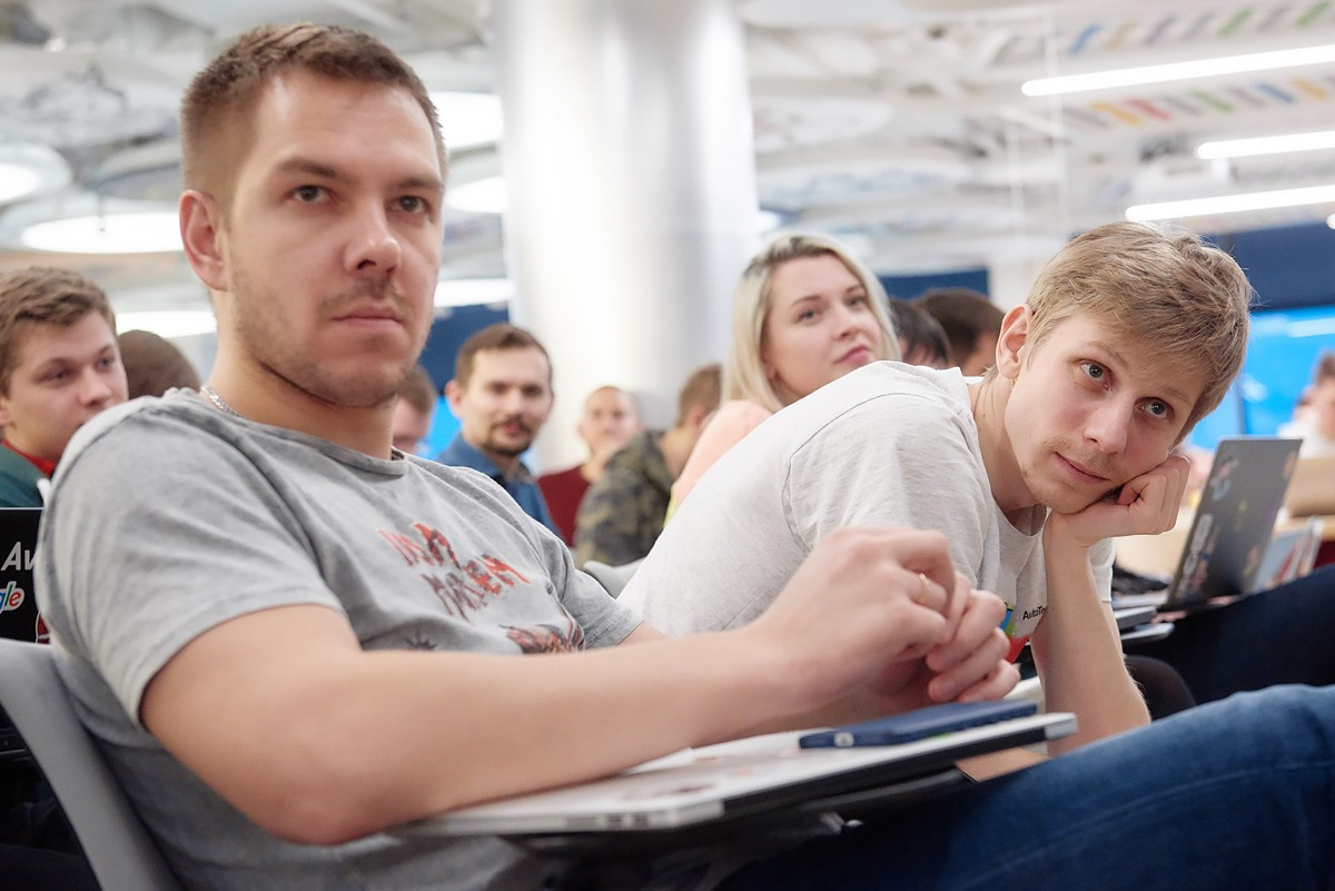 Нейромонах Феофан в Avito. Репортажный фотограф в Москве Вадим Францев