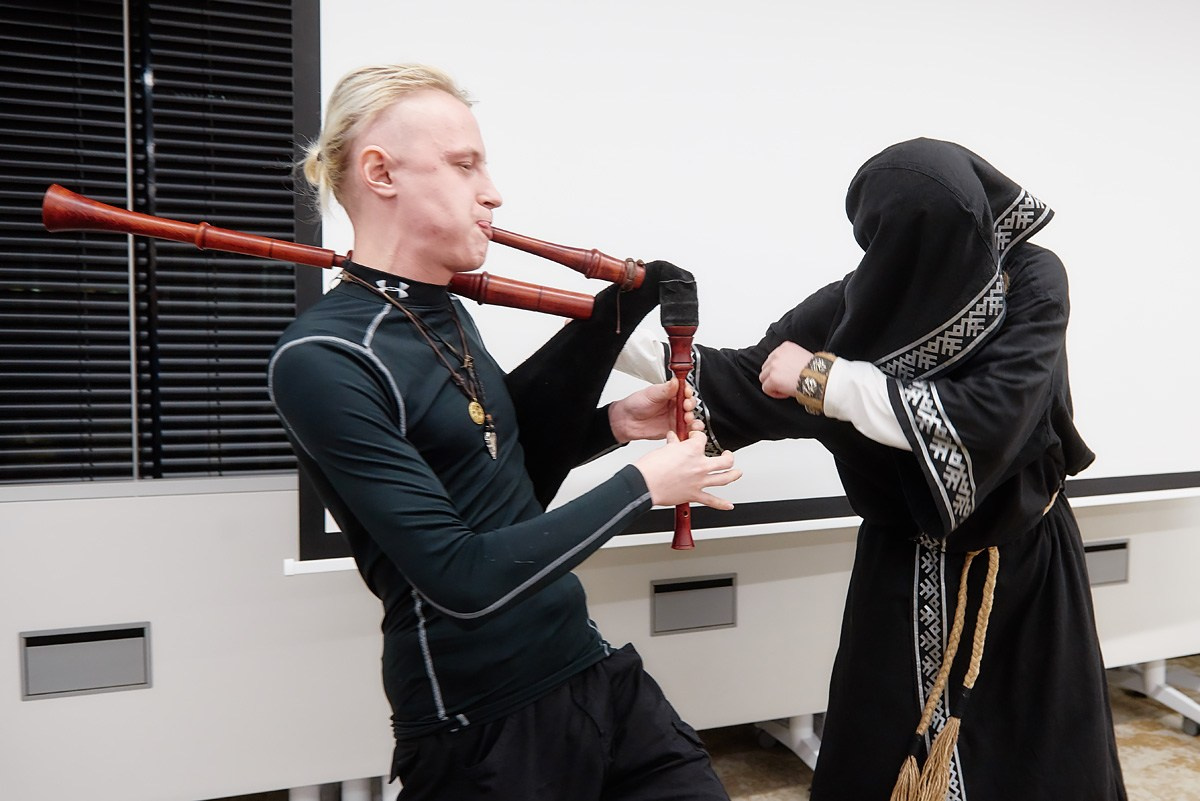 Нейромонах Феофан в Avito. Репортажный фотограф в Москве Вадим Францев