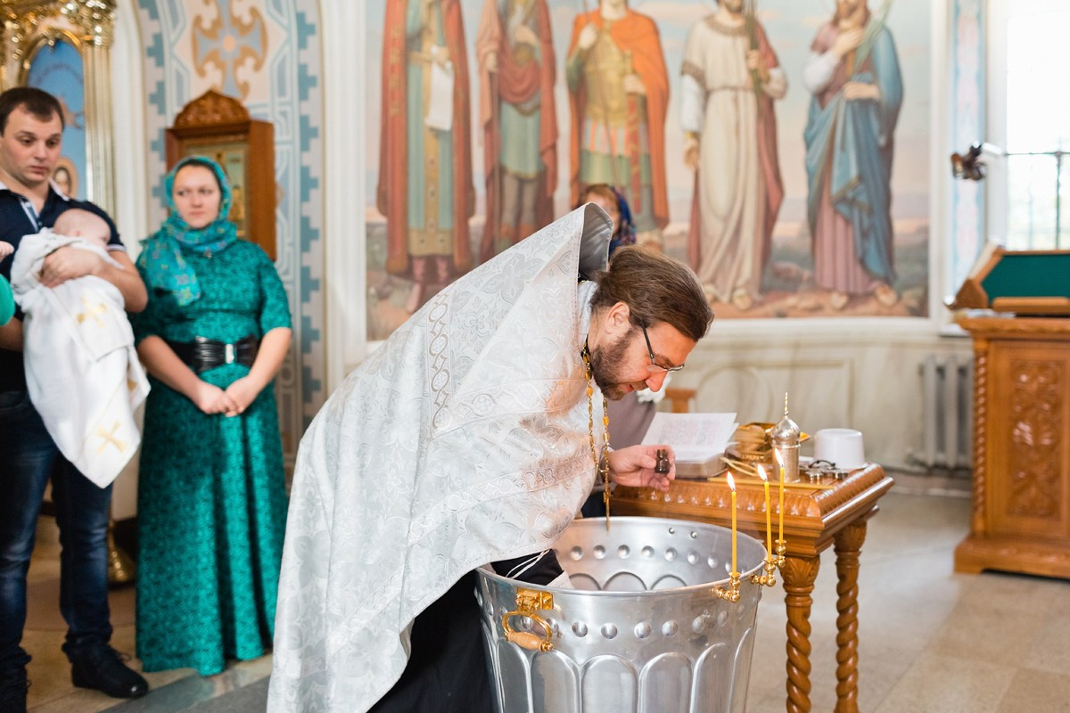 КРЕЩЕНИЕ ЕСЕНИИ И ВАСИЛИСЫ. Семейный фотограф новорождённых в Серпухове Юлия Новикова +79637785957