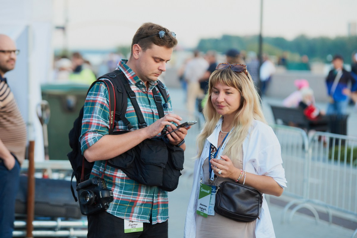 Репортаж для VIP зоны КПД Газстрой: выступление Родиона и Олега Газмановых. Репортажный и женский фотограф в Новосибирске