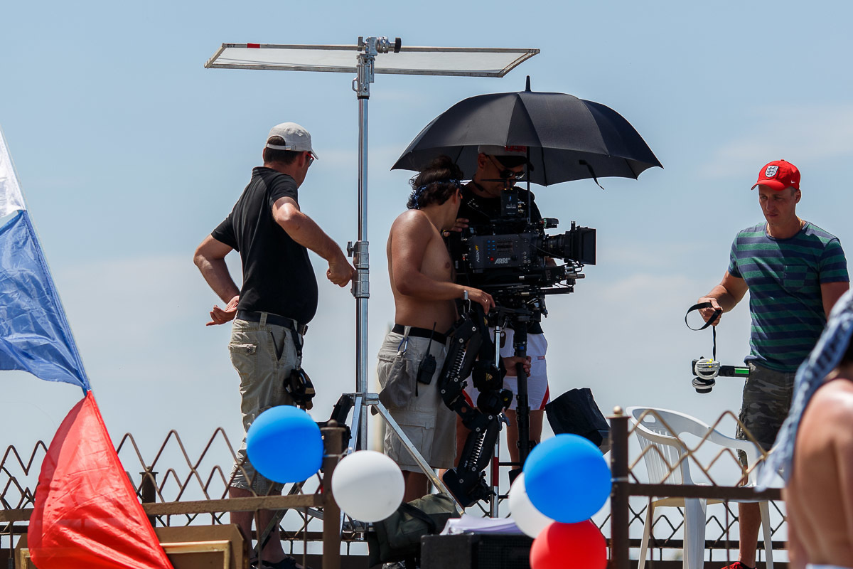 Бэкстейдж со съемок фильма "День выборов 2". Фотограф в Астрахани