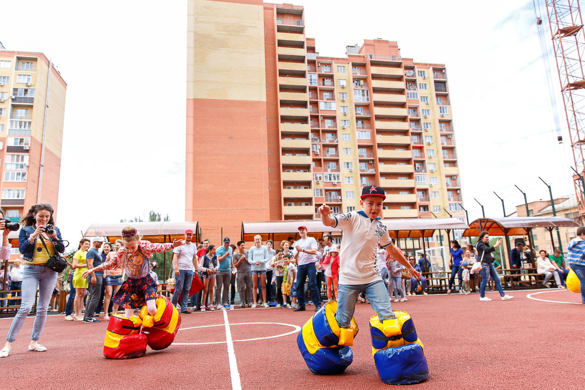 Открытие детской и спортивной площадок в ЖК "Прогресс". Фотограф в Астрахани