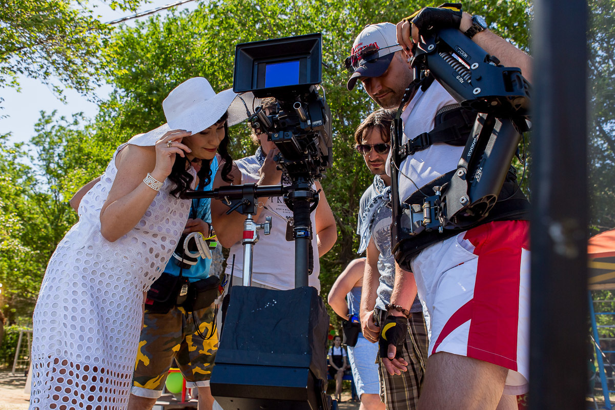 Бэкстейдж со съемок фильма "День выборов 2". Фотограф в Астрахани