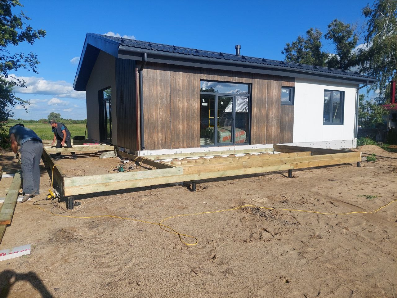 Фото монтажа террасы для проекта Микеле 80