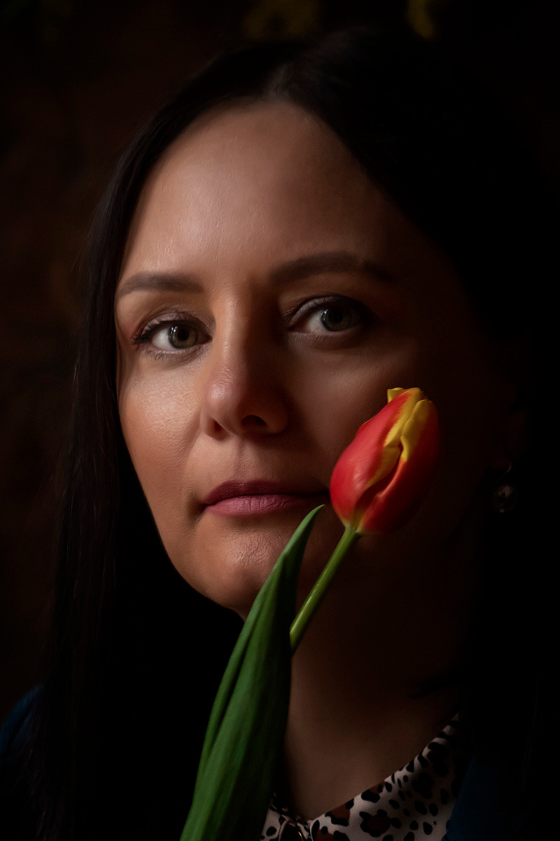 портрет с тюльпаном